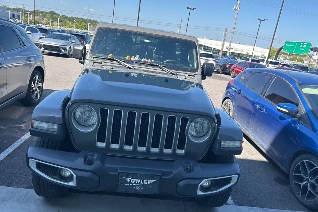 2021 Jeep Wrangler Unlimited Sahara photo 1
