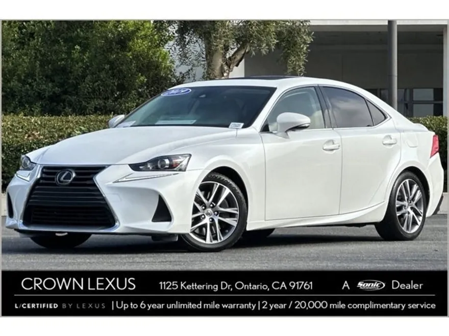 2019 Lexus IS 300 photo 1
