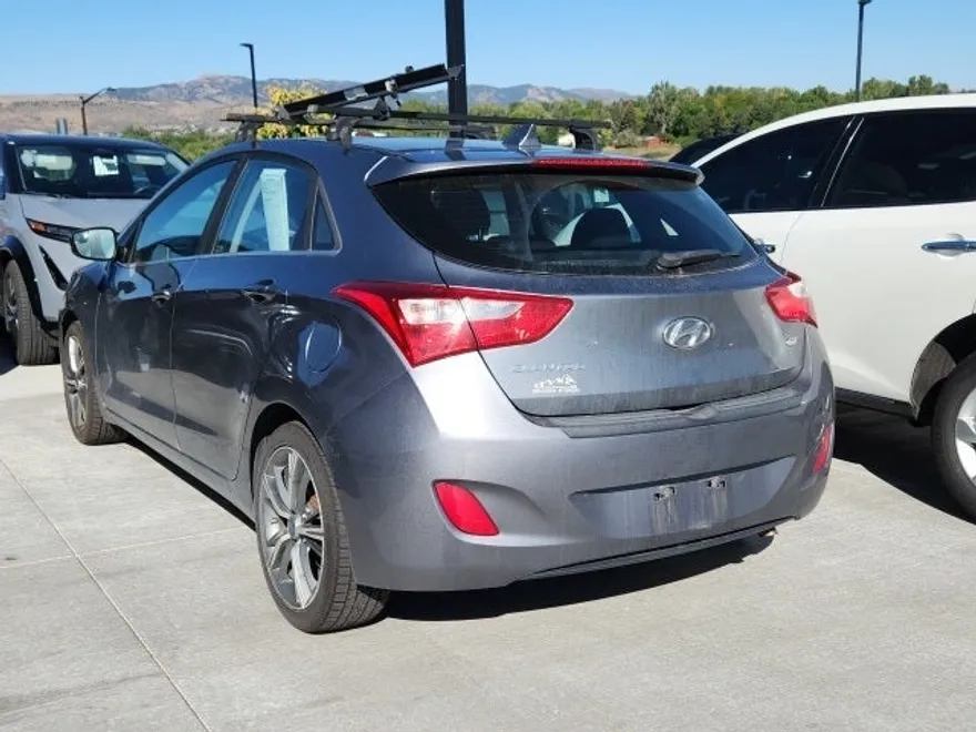 2016 Hyundai Elantra GT Base photo 1