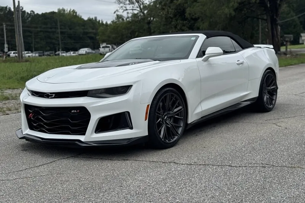 2017 Chevrolet Camaro ZL1 photo 1