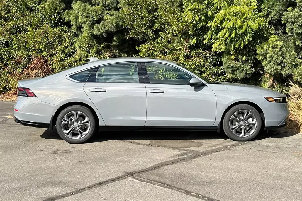 2025 Honda Accord Hybrid EX-L photo 1