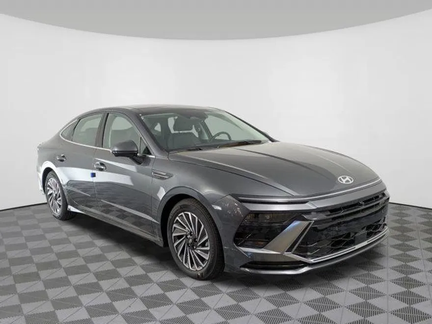 2025 Hyundai Sonata Hybrid Limited photo 1