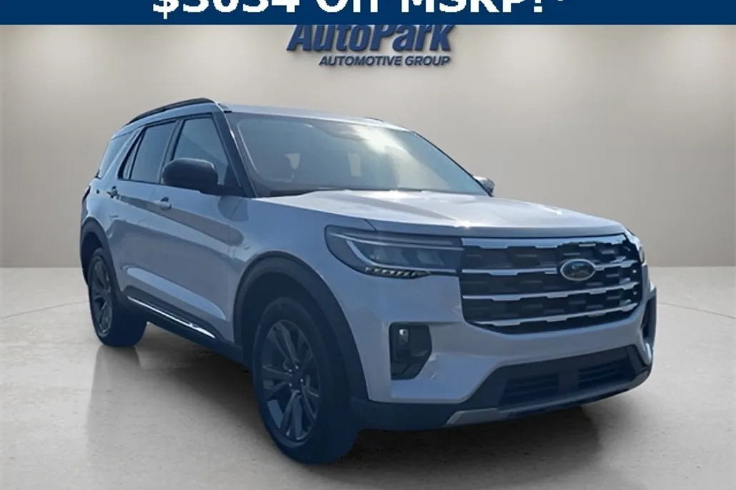 2025 Ford Explorer photo 1