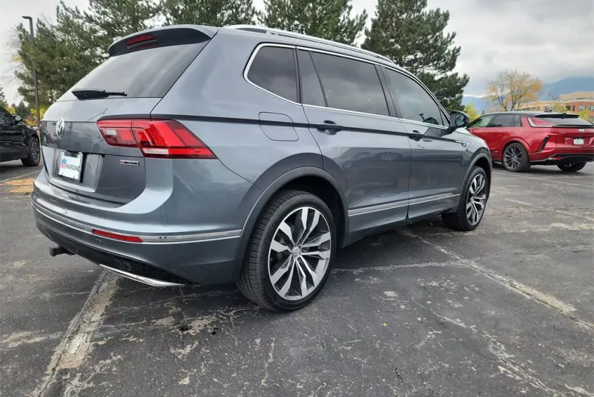 2021 Volkswagen Tiguan SEL Premium R-Line photo 1