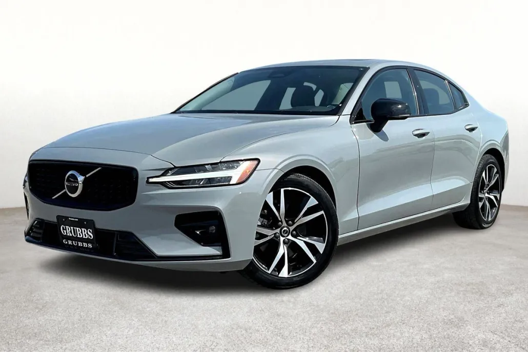 2024 Volvo S60 Core photo 1