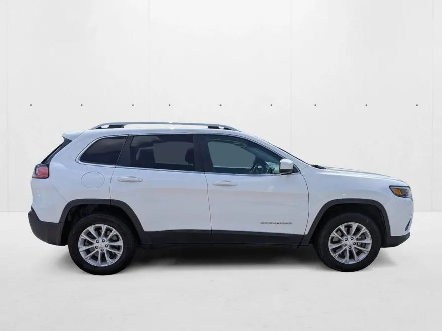 2019 Jeep Cherokee Latitude photo 1