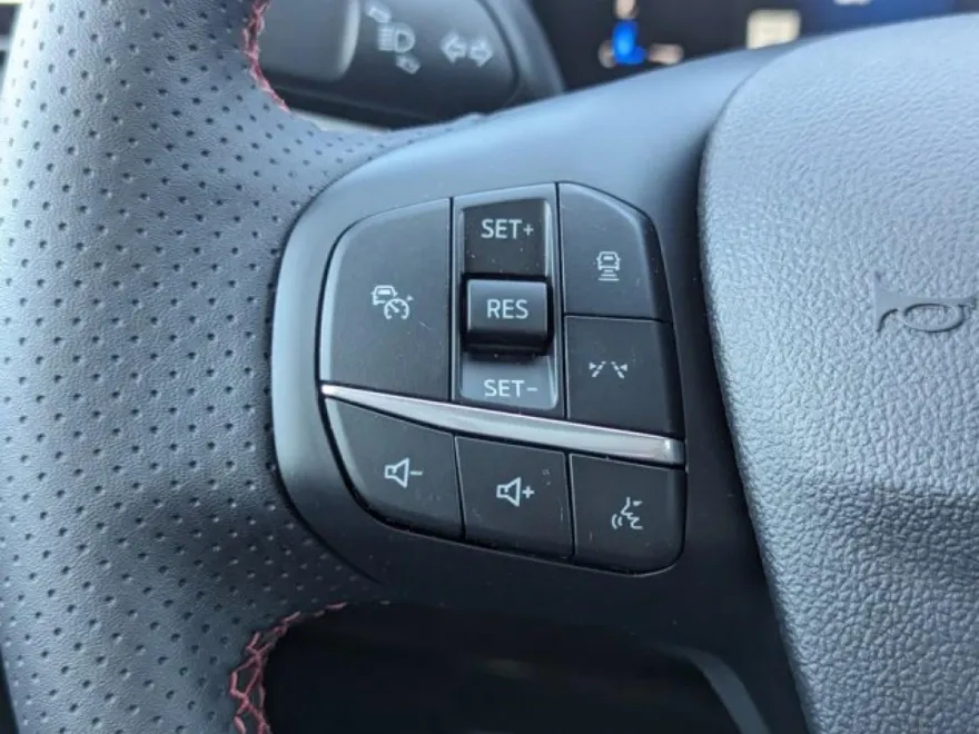 2024 Ford Escape ST-Line photo 24