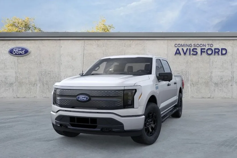 2025 Ford F-150 Lightning XLT photo 1