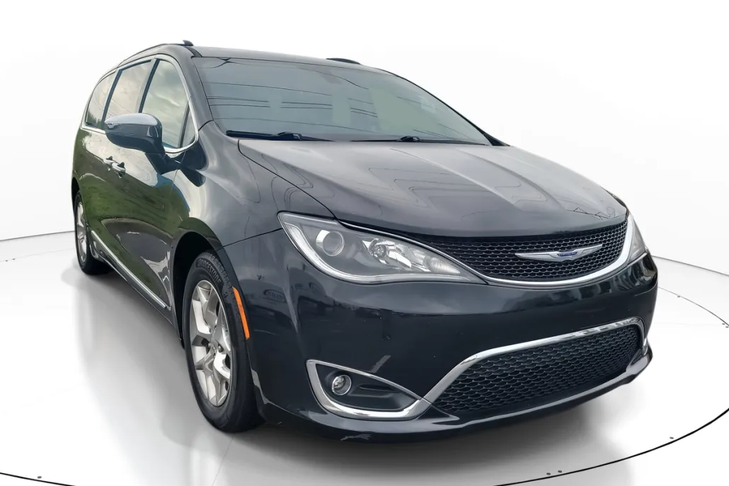 2019 Chrysler Pacifica Limited photo 1