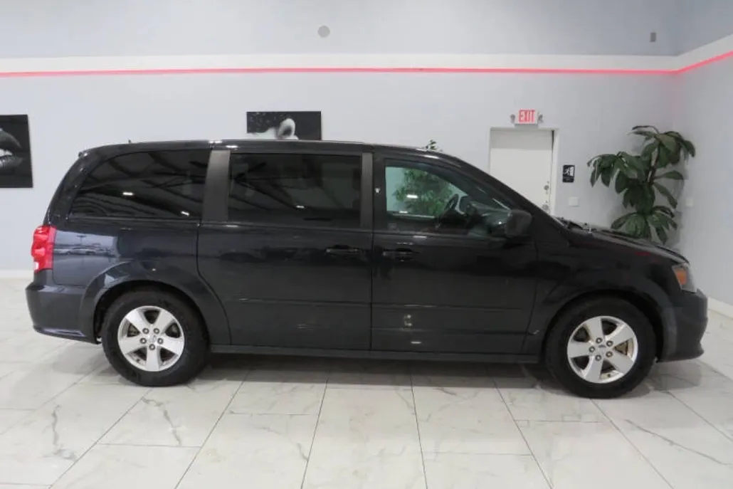 2015 Dodge Grand Caravan SE photo 1