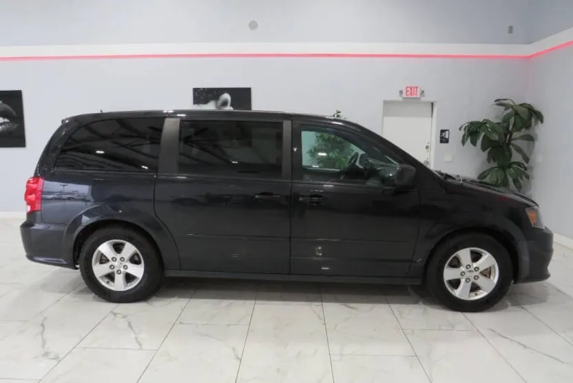 2015 Dodge Grand Caravan SE photo 1