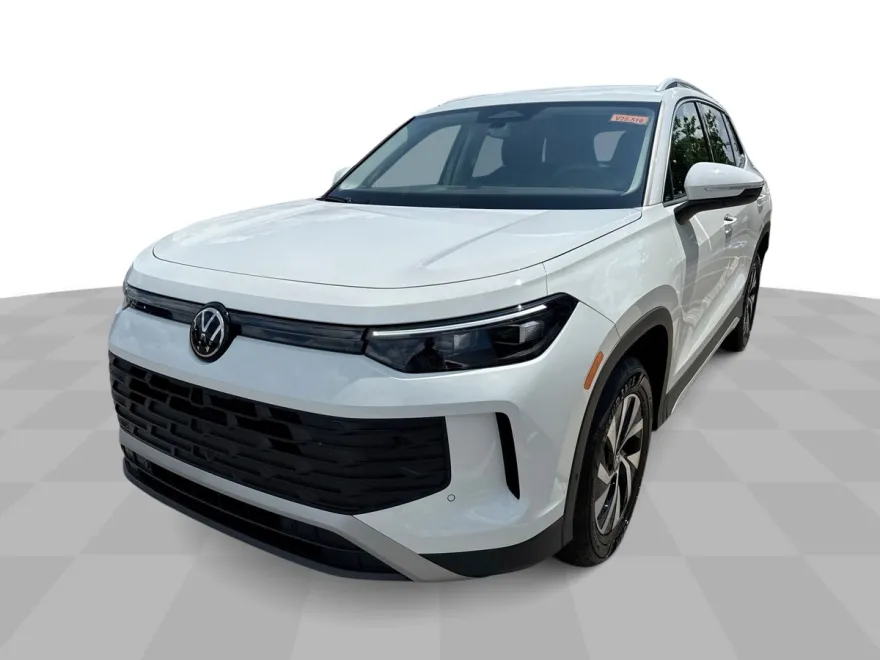 2025 Volkswagen Tiguan S photo 1