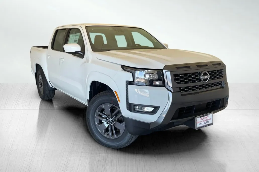 2025 Nissan Frontier Crew Cab SV photo 1