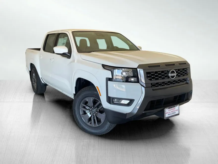 2025 Nissan Frontier Crew Cab SV photo 1