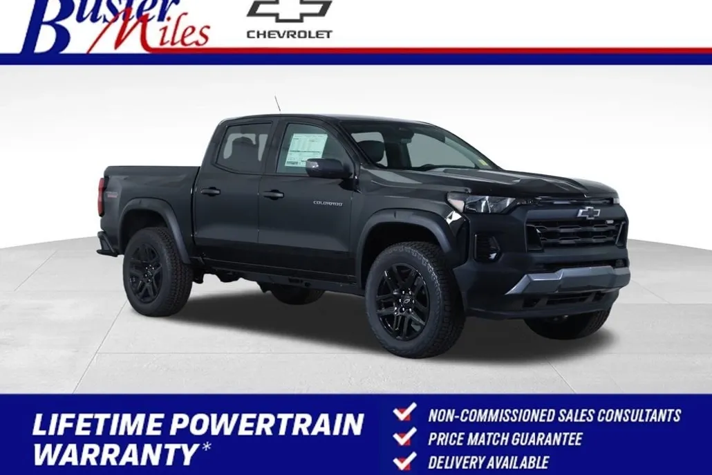 2025 Chevrolet Colorado Trail Boss photo 1