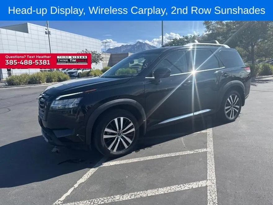 2024 Nissan Pathfinder Platinum photo 1
