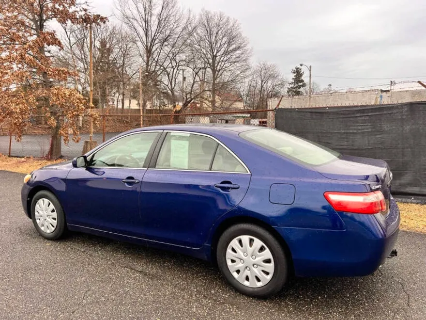 2008 Toyota Camry LE photo 1