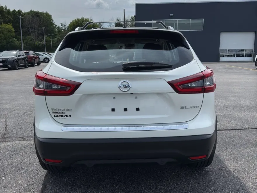 2022 Nissan Rogue Sport SL photo 1