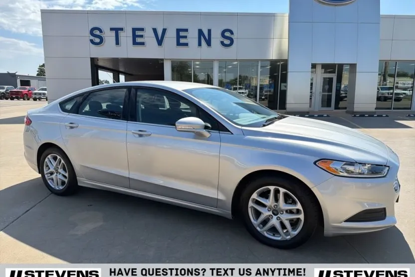 2014 Ford Fusion SE photo 1