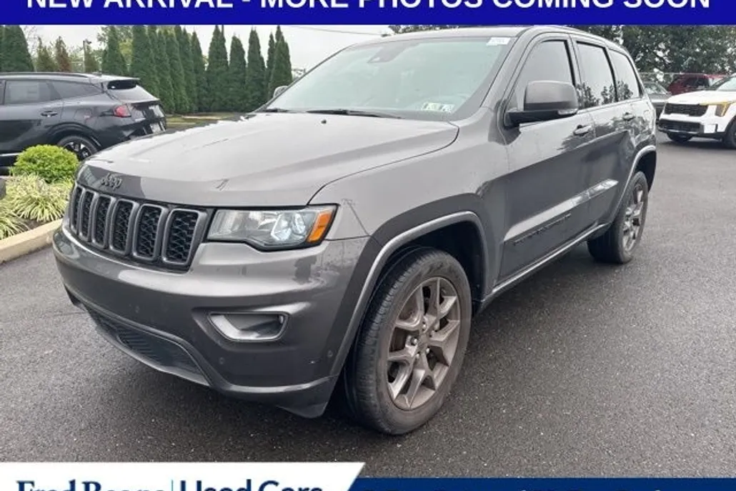 2021 Jeep Grand Cherokee Anniversary Edition photo 1
