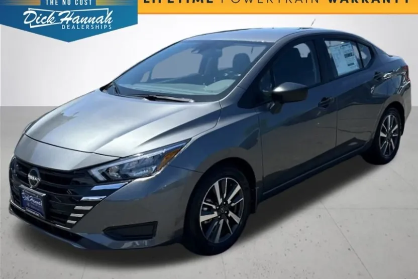 2025 Nissan Versa 1.6 S photo 1