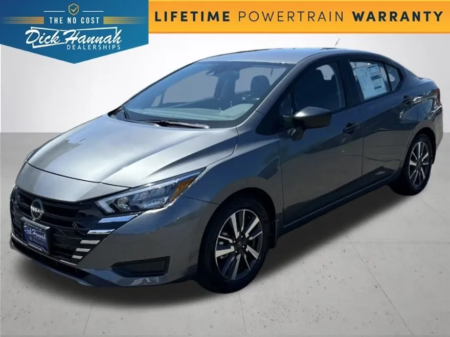 2025 Nissan Versa 1.6 S photo 1