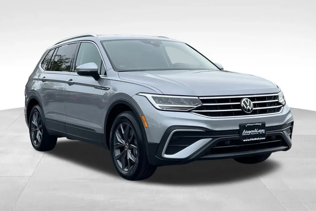 2022 Volkswagen Tiguan SE photo 1