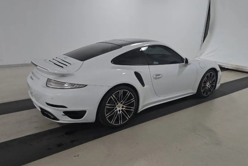 2016 Porsche 911 Turbo photo 1