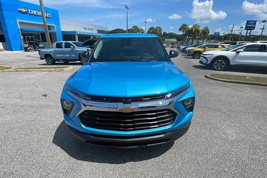 2026 Chevrolet Trailblazer LS photo 1