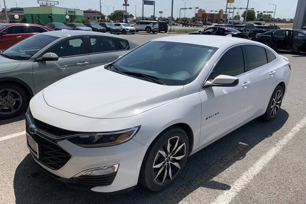 2024 Chevrolet Malibu RS photo 1