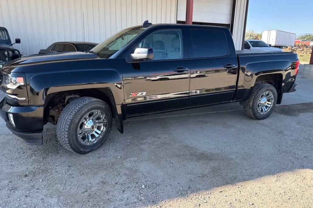 2017 Chevrolet Silverado 1500 LTZ photo 1