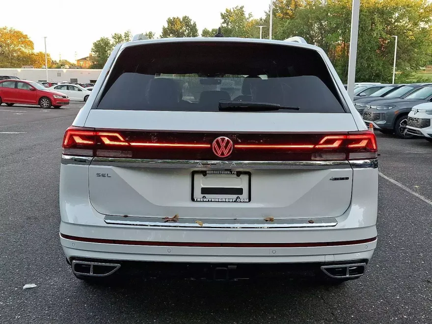 2026 Volkswagen Atlas SEL Premium R-Line photo 1