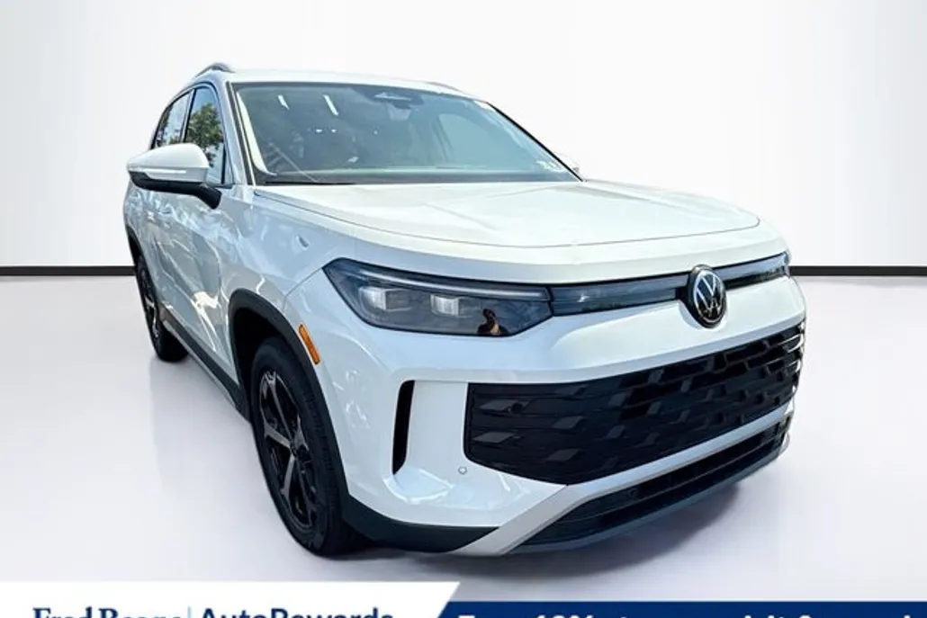 2025 Volkswagen Tiguan SE photo 1