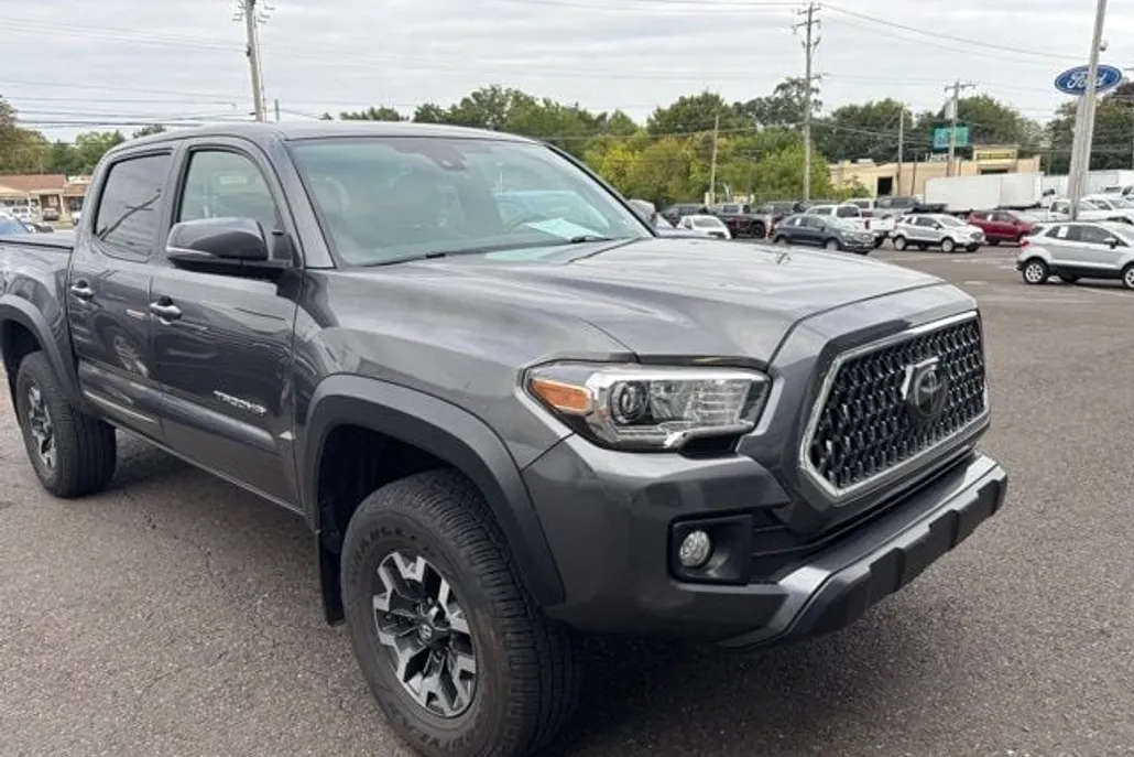 2018 Toyota Tacoma TRD Off-Road photo 1