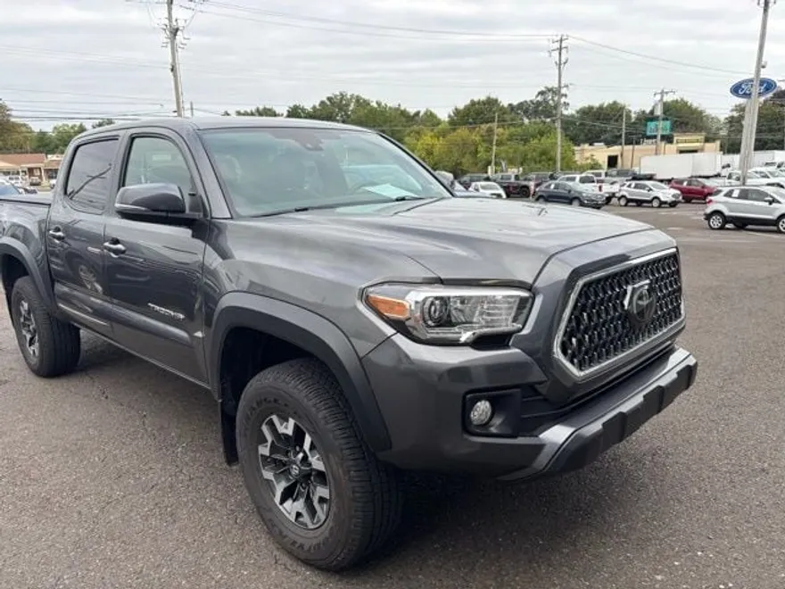 2018 Toyota Tacoma TRD Off-Road photo 1