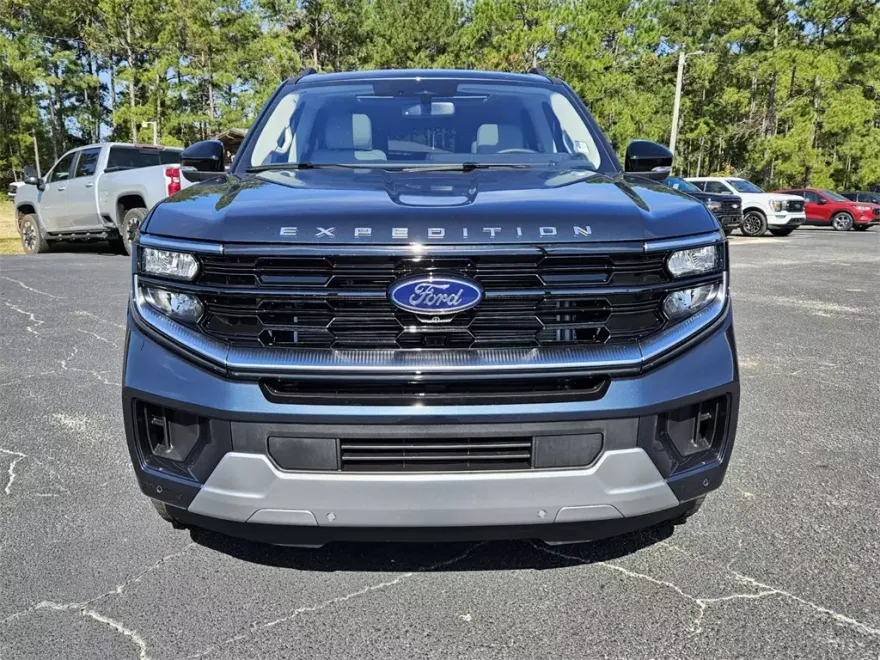 2025 Ford Expedition Platinum photo 1