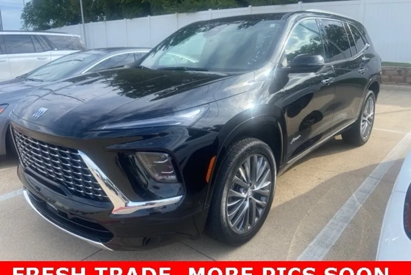 2025 Buick Enclave Avenir photo 1