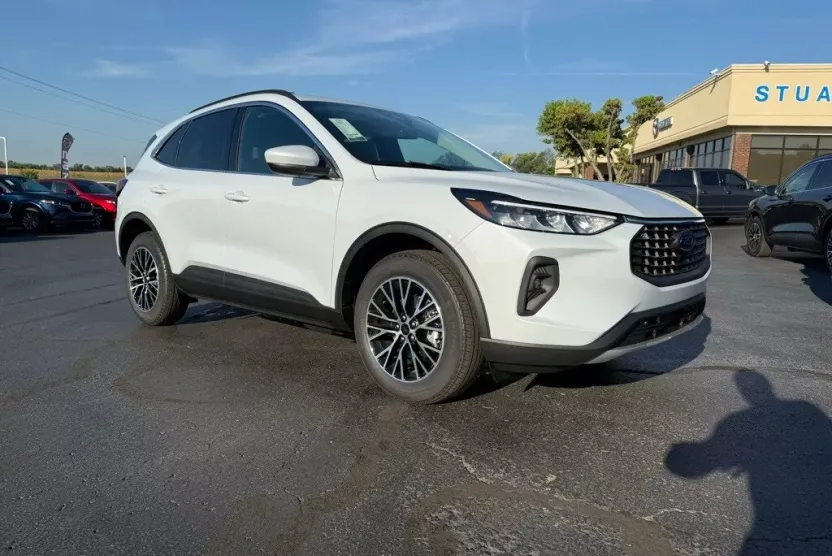 2026 Ford Escape Plug-In Hybrid photo 1