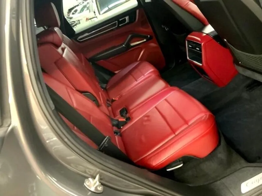 2019 Porsche Cayenne photo 13