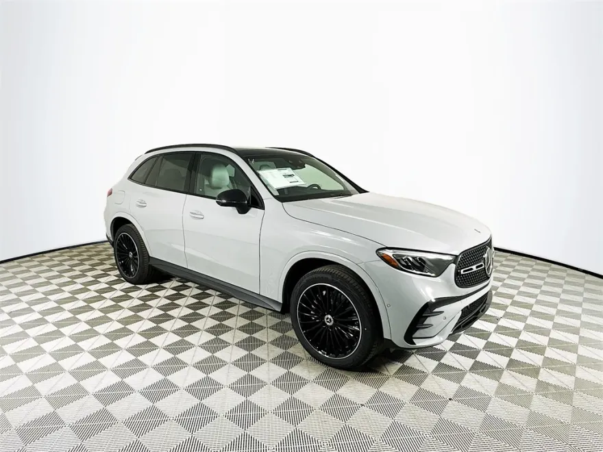 2025 Mercedes Benz GLC 300 photo 1