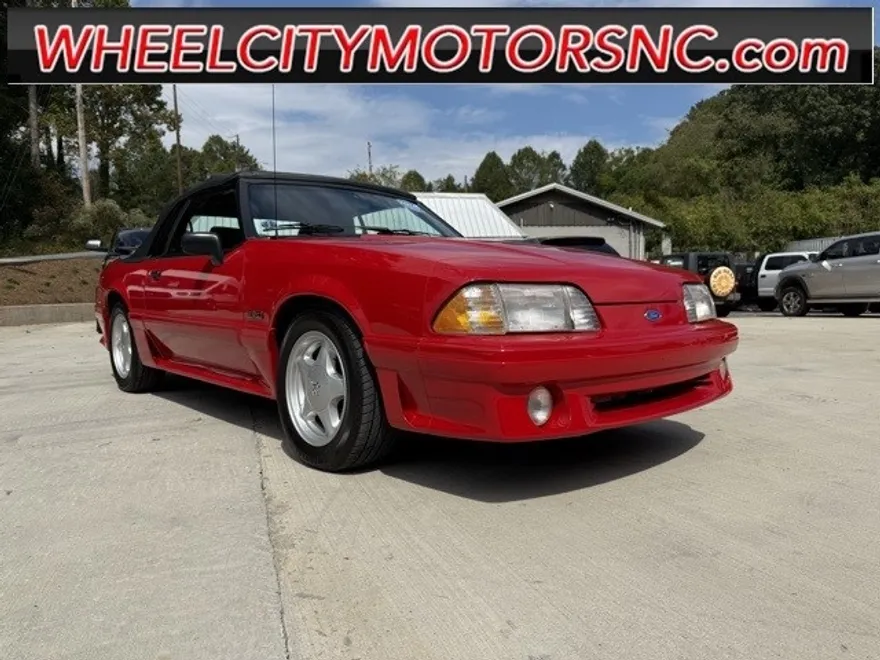 1993 Ford Mustang GT photo 1