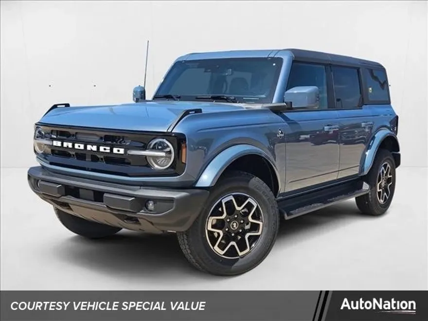 2025 Ford Bronco Outer Banks photo 1