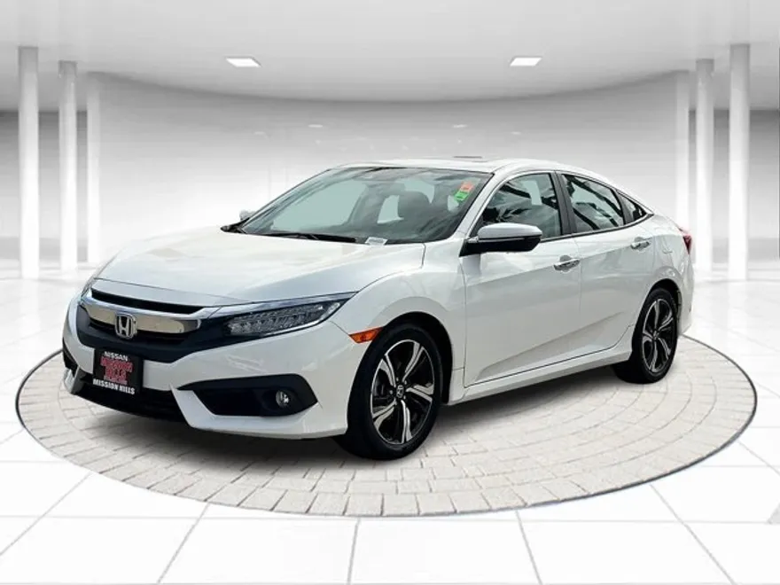 2018 Honda Civic Hatchback Sport photo 1