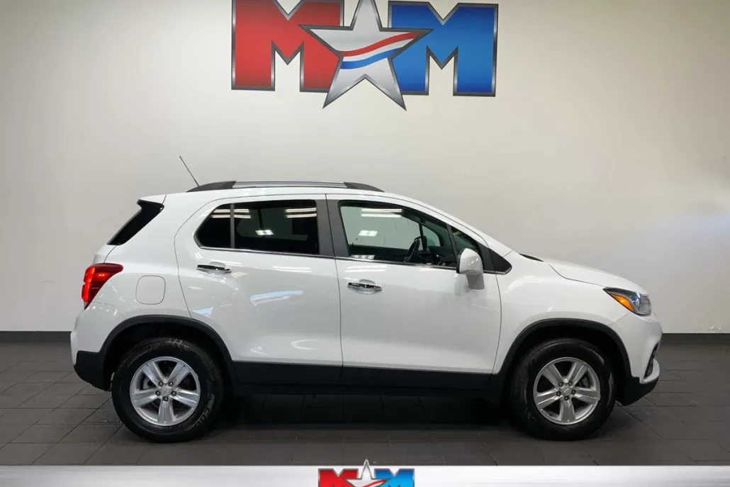 2020 Chevrolet Trax LT photo 1