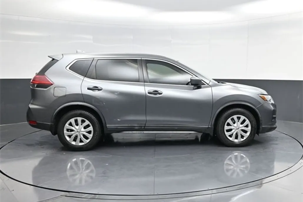2018 Nissan Rogue S photo 1