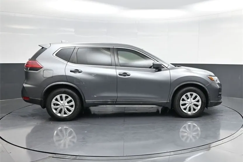 2018 Nissan Rogue S photo 1