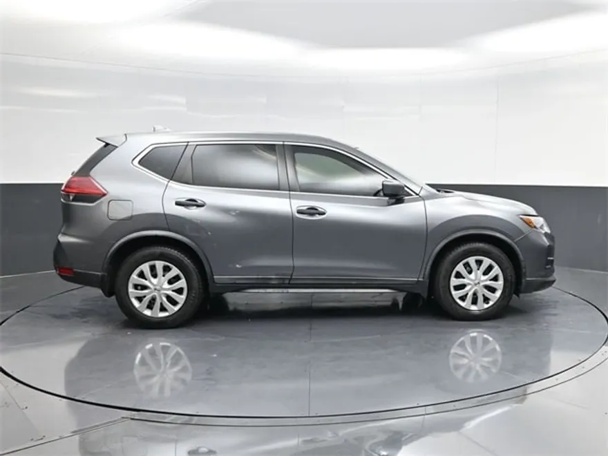 2018 Nissan Rogue S photo 1