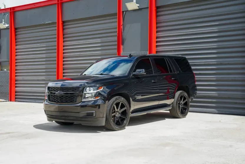 2019 Chevrolet Tahoe LT photo 1
