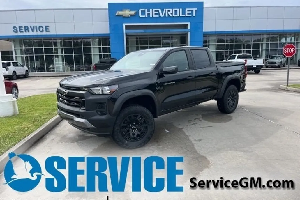 2025 Chevrolet Colorado Trail Boss photo 1