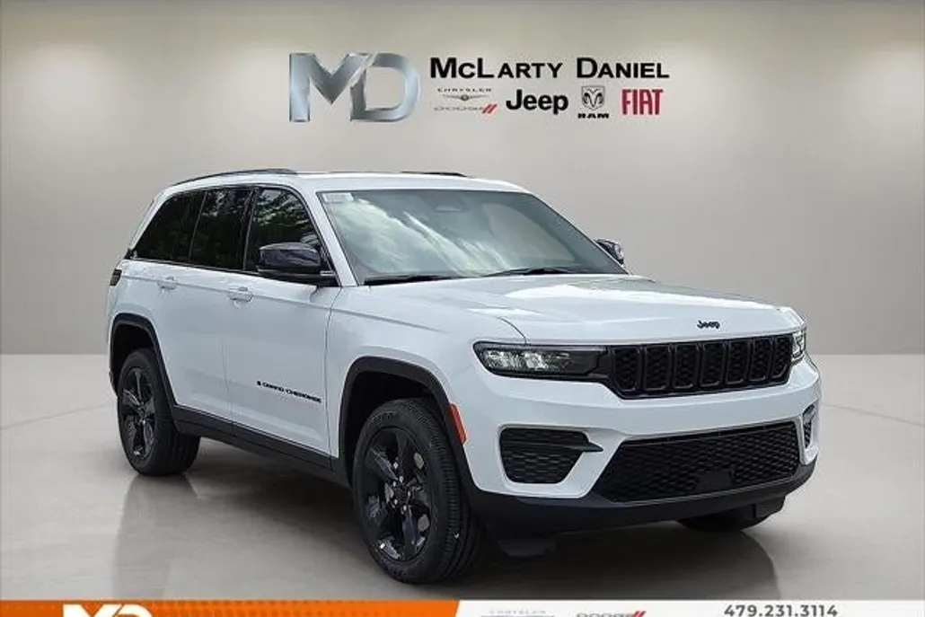 2025 Jeep Grand Cherokee Altitude photo 1
